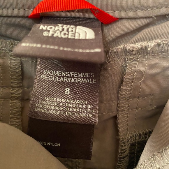 Ladies size 8 The North Face hiking pants with zip off, roll tab legs pockets. - Picture 2 of 15